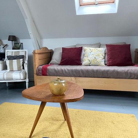 O Grenier De L'Artiste Apartment Bazenville Bagian luar foto