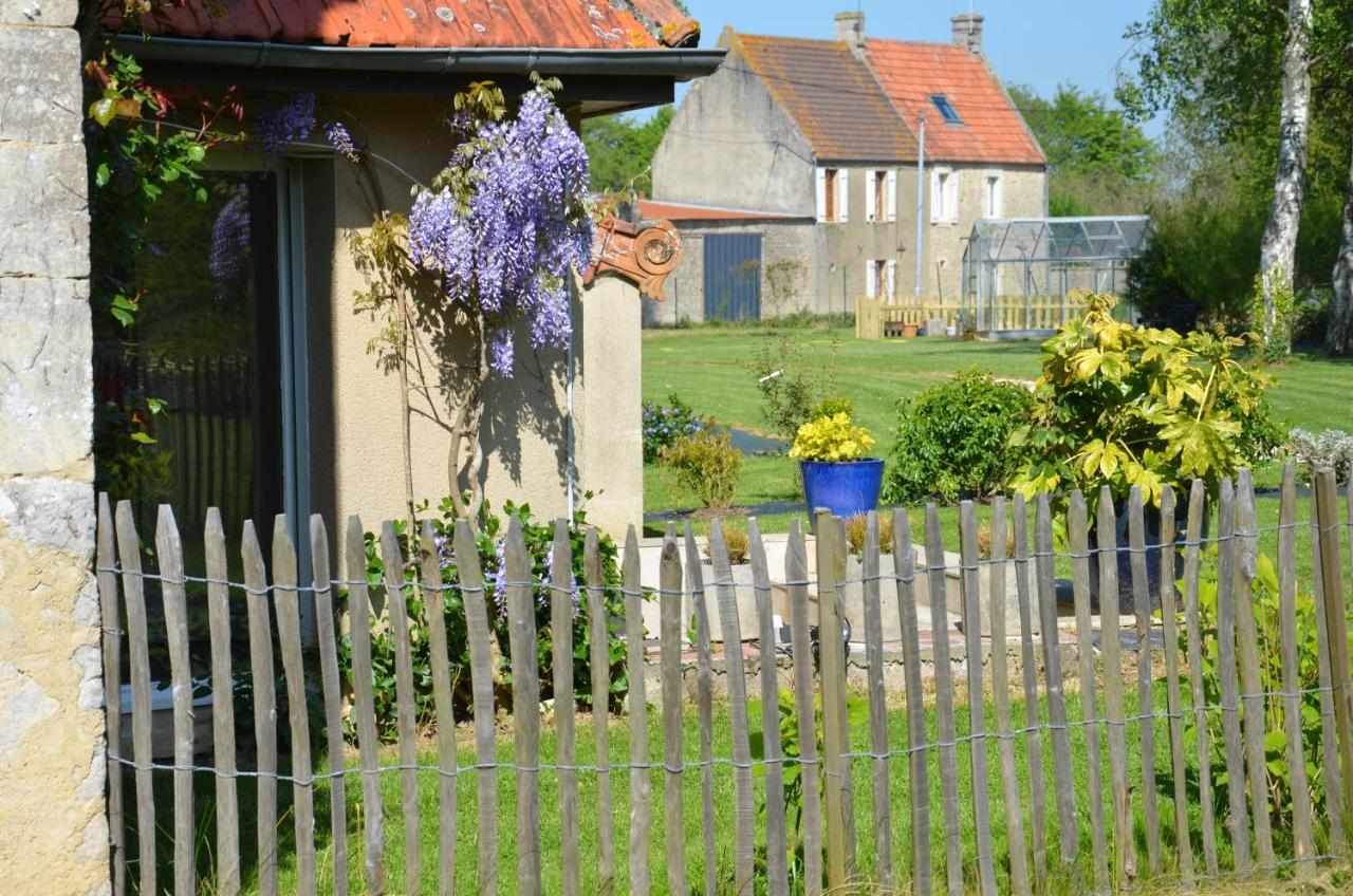 O Grenier De L'Artiste Apartment Bazenville Bagian luar foto