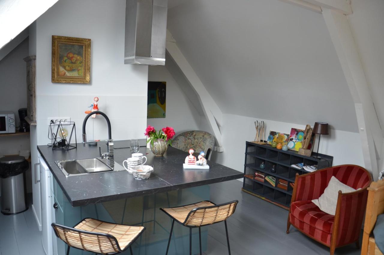 O Grenier De L'Artiste Apartment Bazenville Bagian luar foto